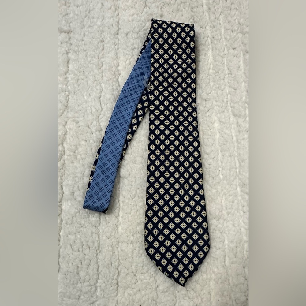 Tommy Hilfiger Men’s Tie Beautiful Shades of Blue & a Touch of Yellow/Cream